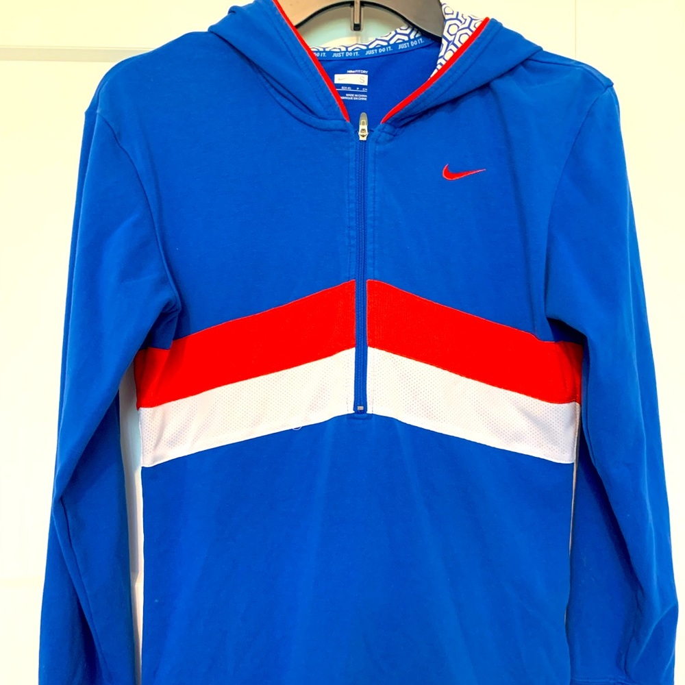 Nike hooded 1/4 zip. Size small.